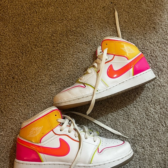 Nike Air Jordan 1 Mid GS Edge Glow White Pink Blast CV4611-100 Youth Size 7Y - Picture 4 of 4